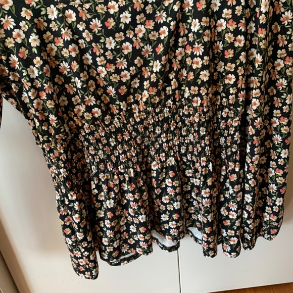 Womens floral long sleeve tee/blouse - Picture 2 of 4